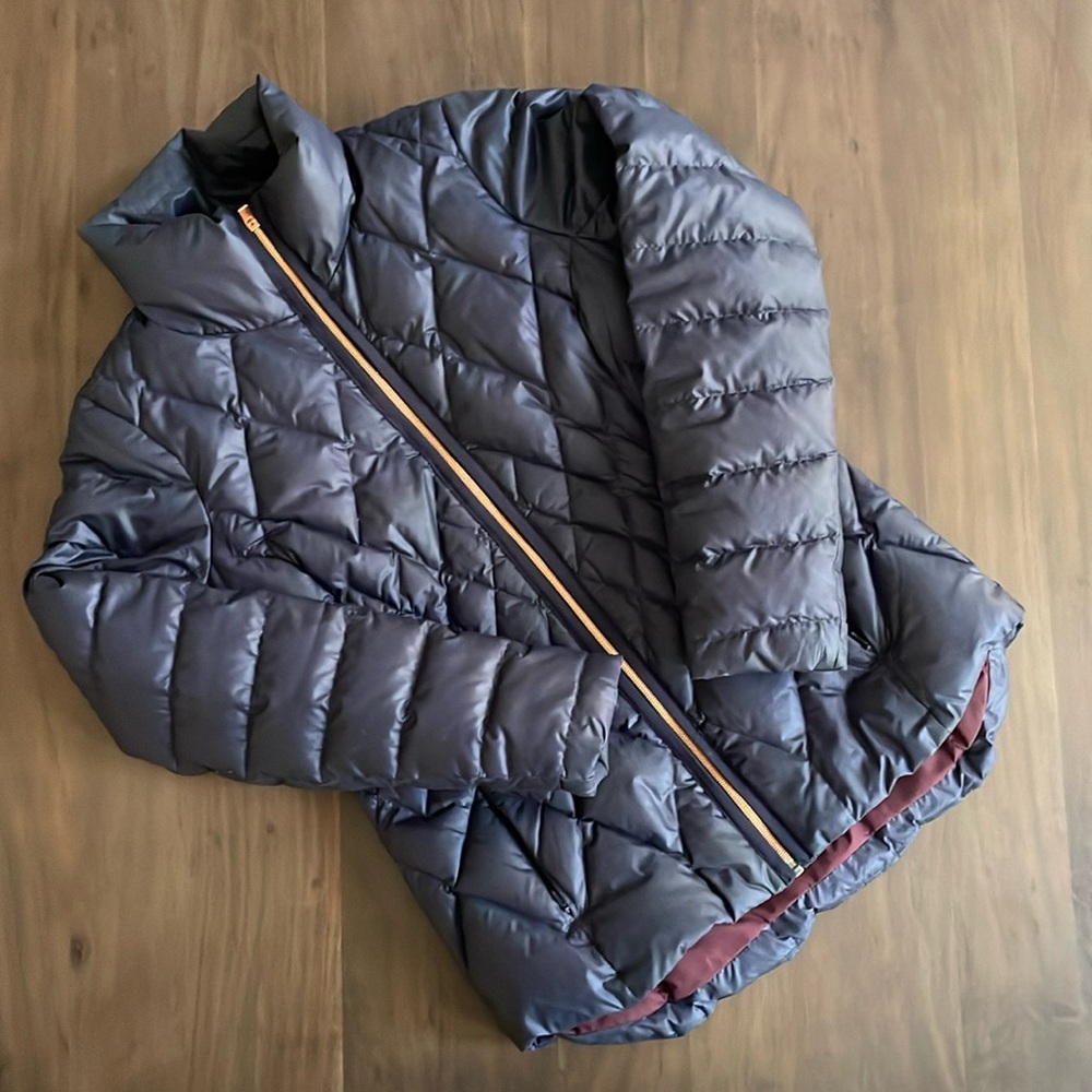 Athleta Quilted Diamond Navy Down Puffer size Small